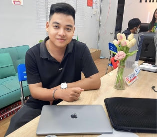 done macbook cho anh đẹp trai <3