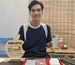 anh khách quen ghé lên đời <3