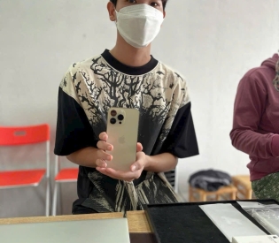 em trai sinh viên ghé sắm máy xinh