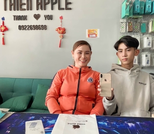 Hai mẹ con hihi 