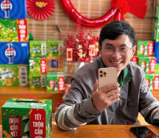 đập hộp iPhone 12pro cười tươi như hoa