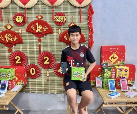 em trai lên đời máy