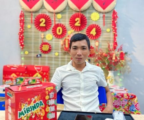 mua có tặng quà mang về luôn ạaa