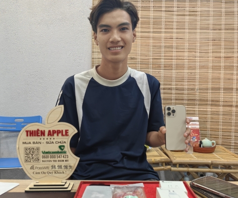 anh khách quen ghé lên đời <3