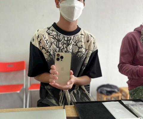 em trai sinh viên ghé sắm máy xinh