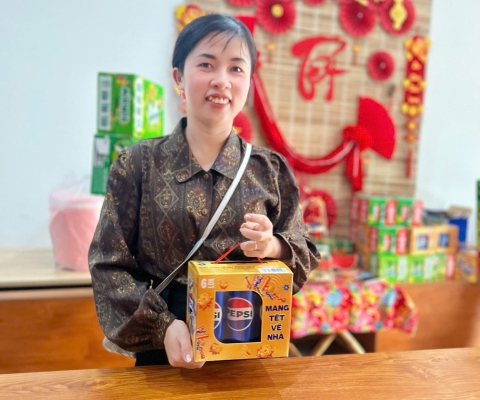nhận máy kèm quà liền tay <3