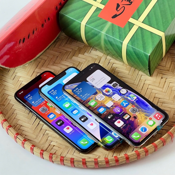 iPhone XS